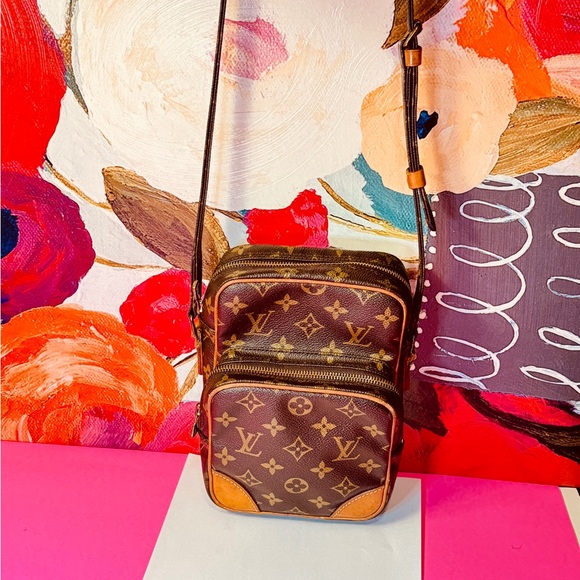 Louis Vuitton Brown and Tan Monogram Shoulder Bag - Picture 13 of 13